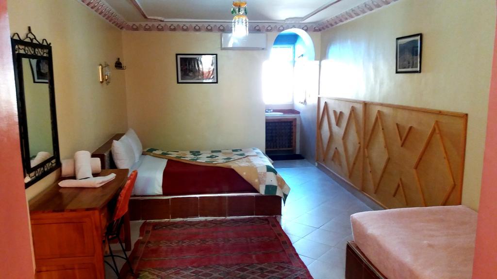 Ksar Timnay Hotel Aguelmous Exterior photo